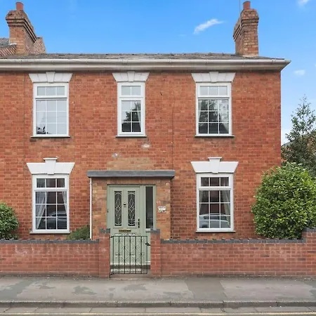 Picturesque Victorian Cottage Worcester Exterior photo