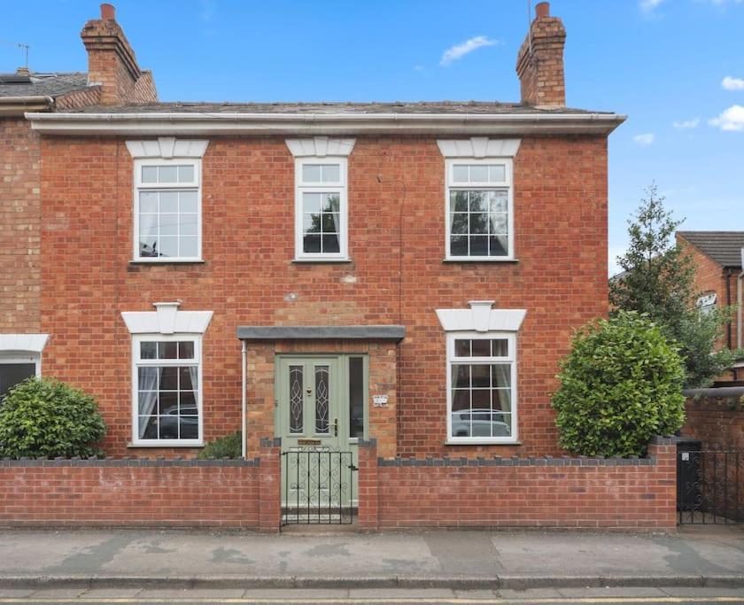 Picturesque Victorian * Worcester
