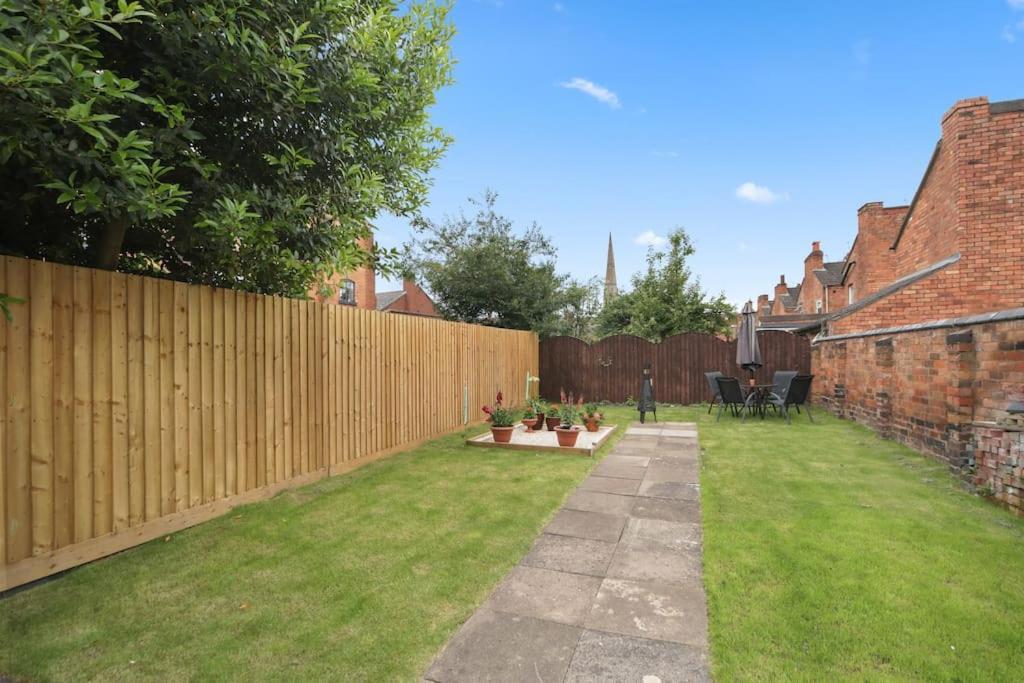 Picturesque Victorian Apartment Worcester